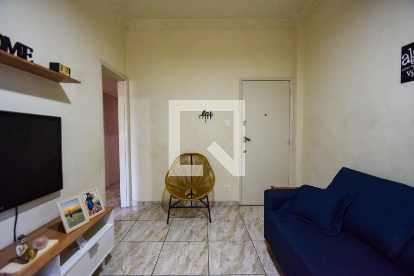 65 m² apartment with a washing machine and a bathtub — photo 23