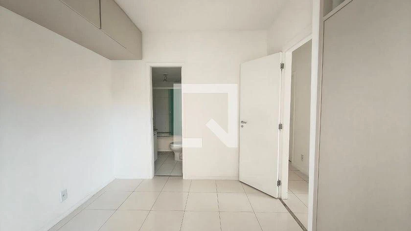 87 m² apartment with a bathtub and floor-to-ceiling windows — photo 13