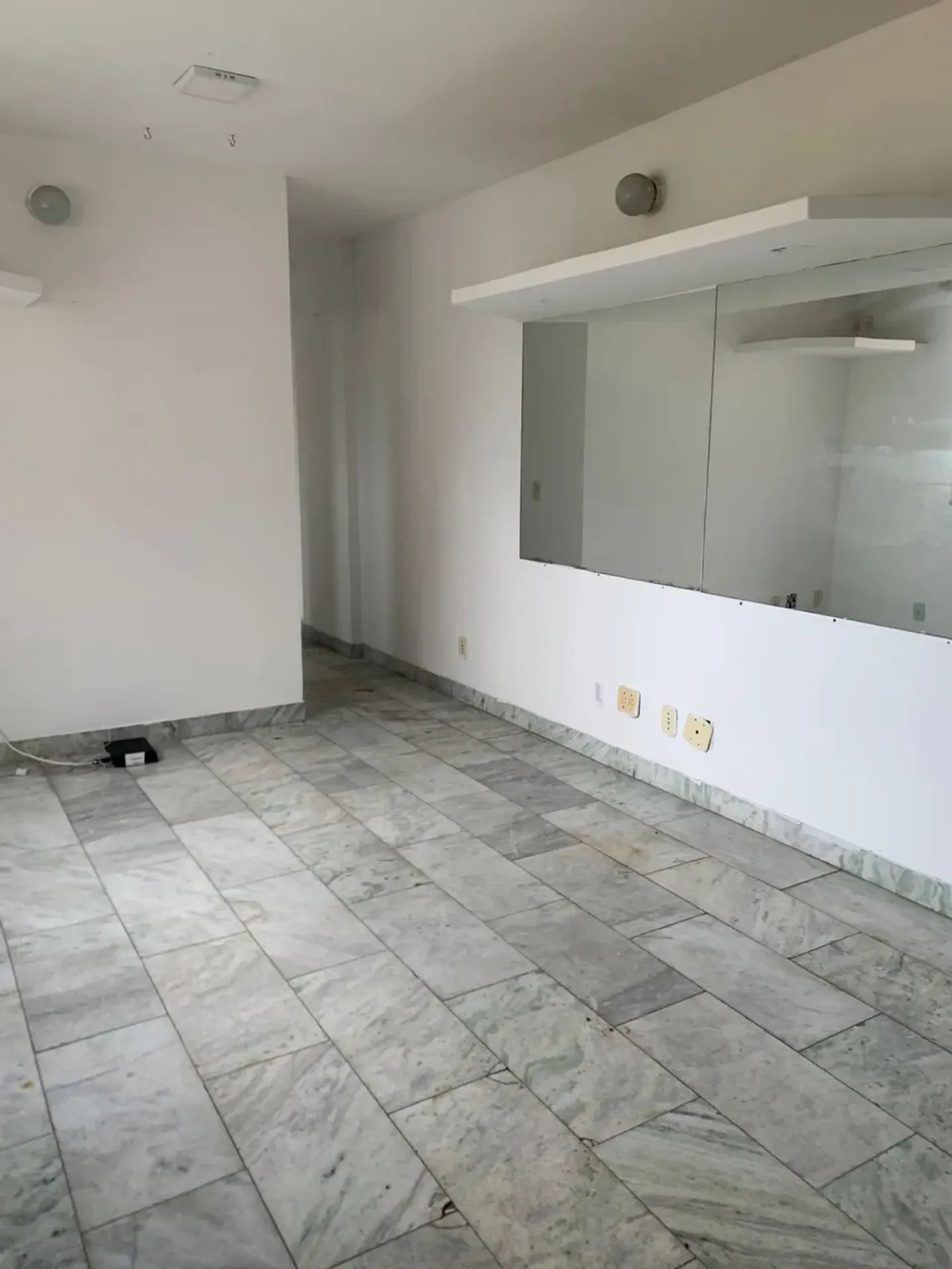 Apartment on the 11th floor with a mountain view — photo 24