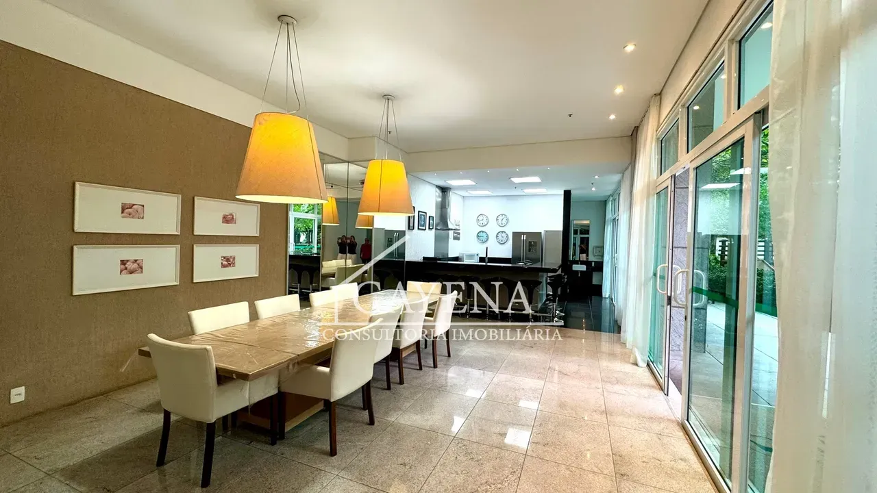 Furnished 4-bedroom apartment with glazed balcony — photo 39