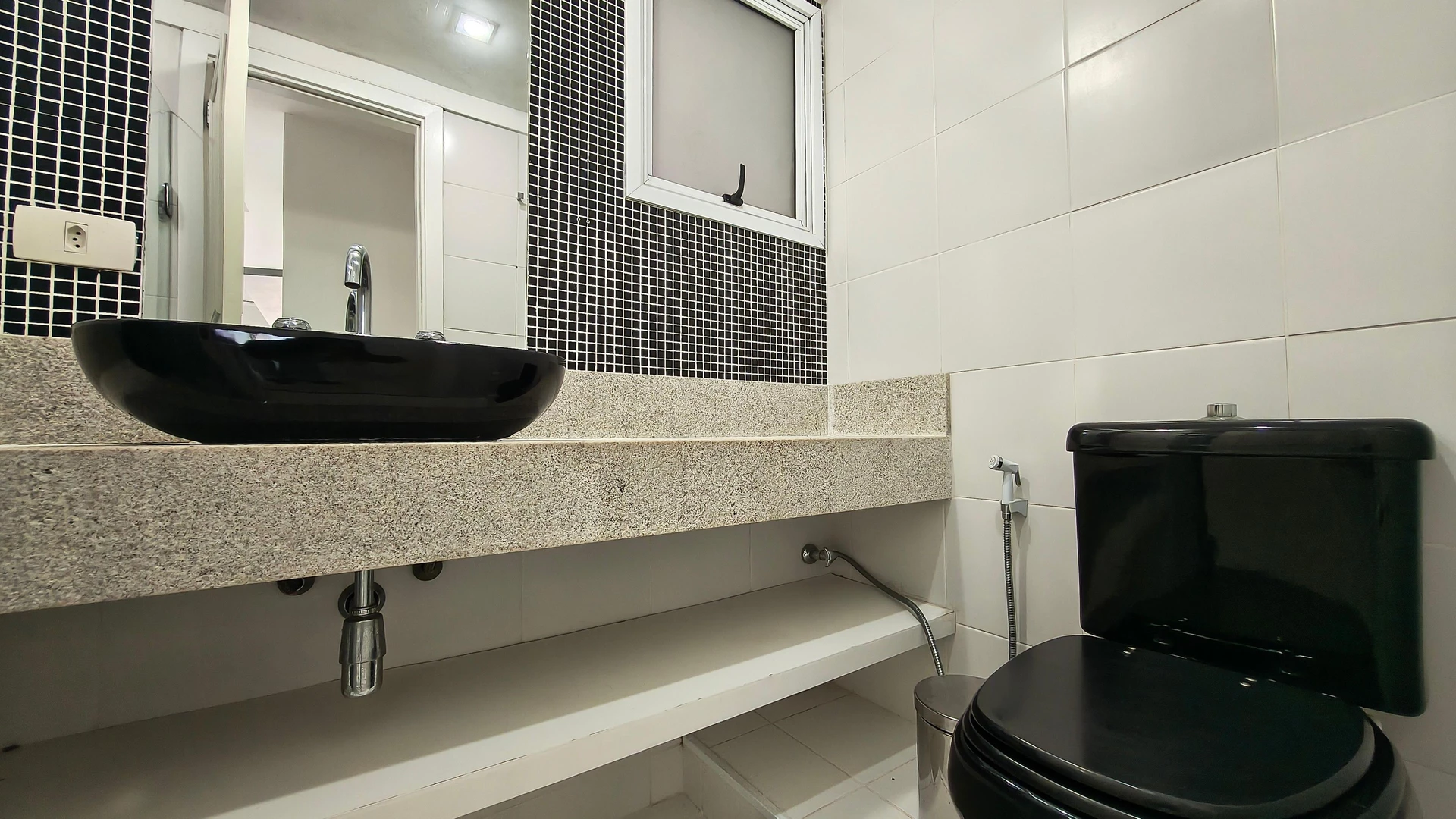 Apartment, 98 m², with a glass-enclosed balcony — photo 18