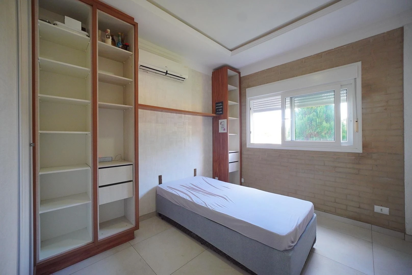 House with 2 bedrooms, 2 bathrooms and private garden — photo 3