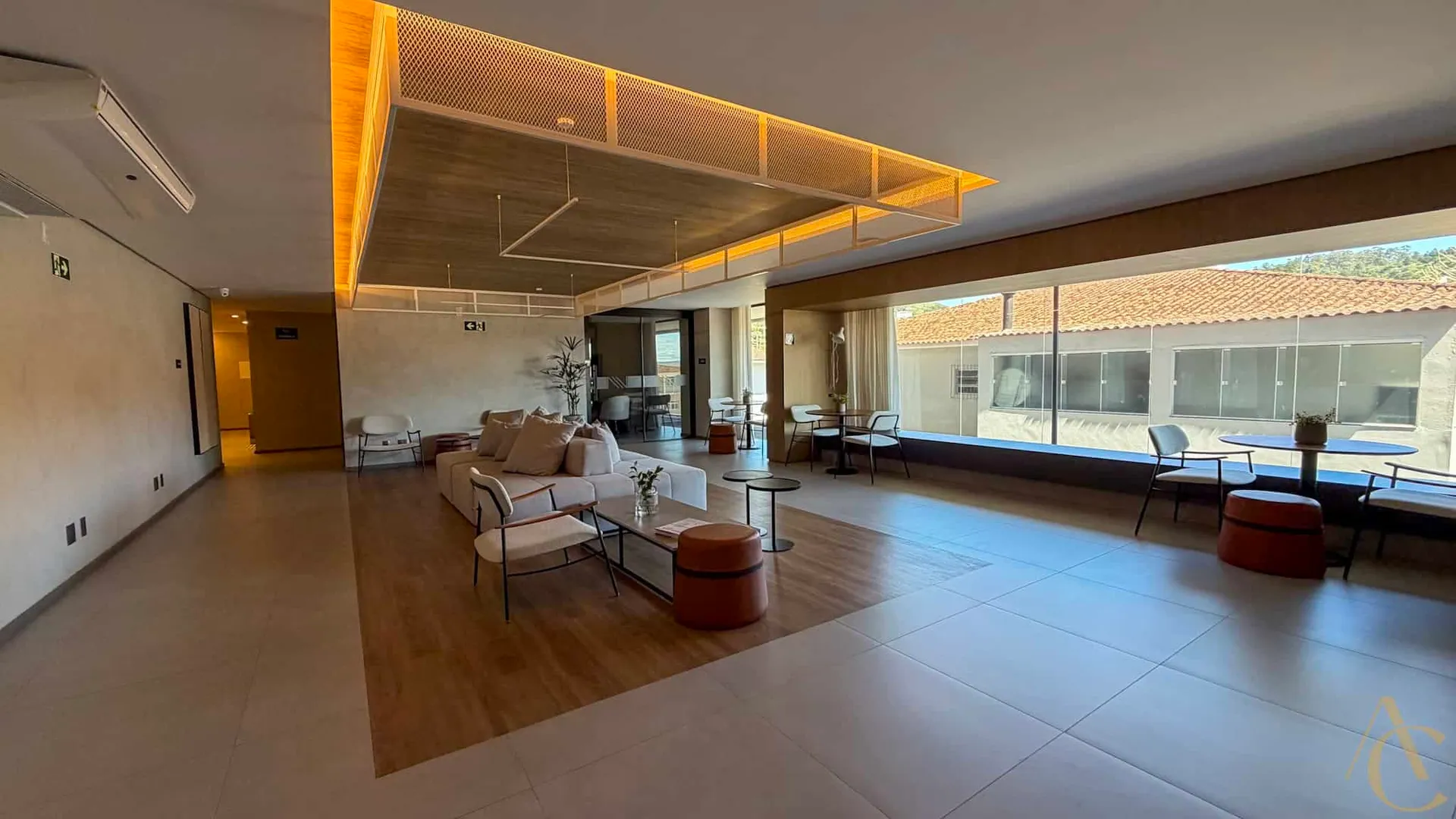Glass-enclosed balcony in a 2-bedroom apartment, 69 m² — photo 63