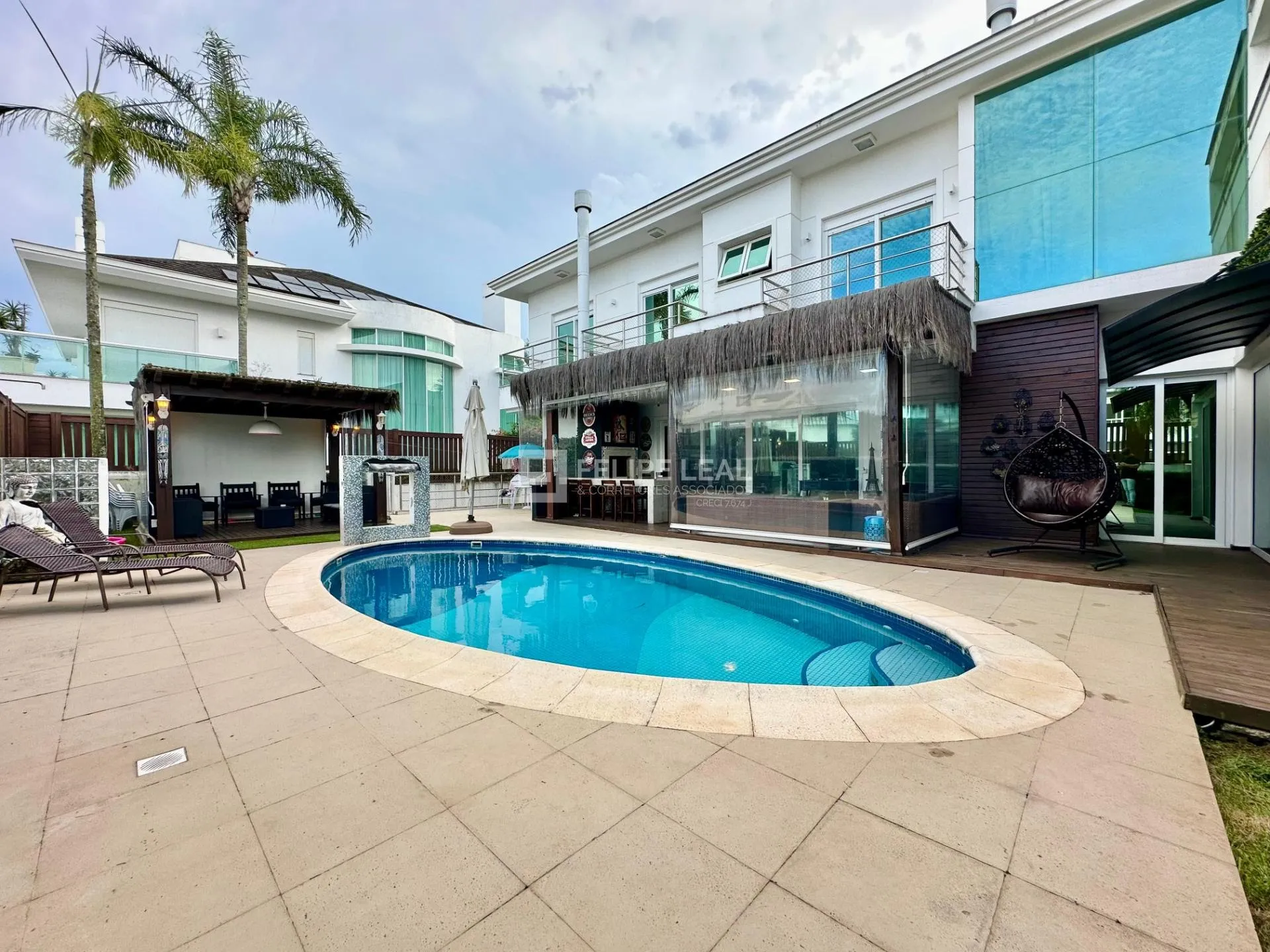 Casa en alquiler con 7 dormitorios y 5 baños, 612 m² — photo 16