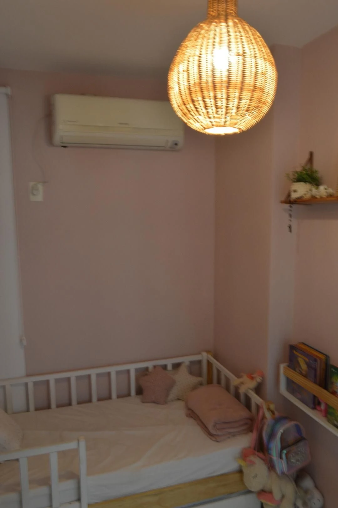 Glass-enclosed balcony in a 3-bedroom apartment, 85 m² — photo 41