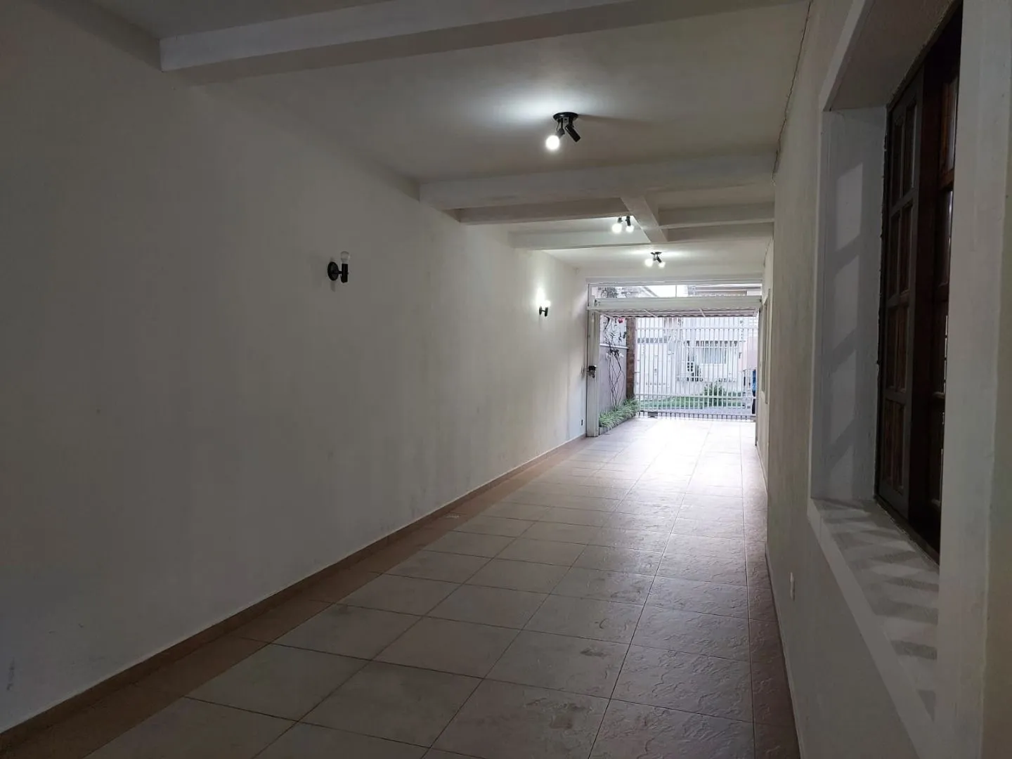 Home office in a 6-bedroom house, 570 m² — photo 15