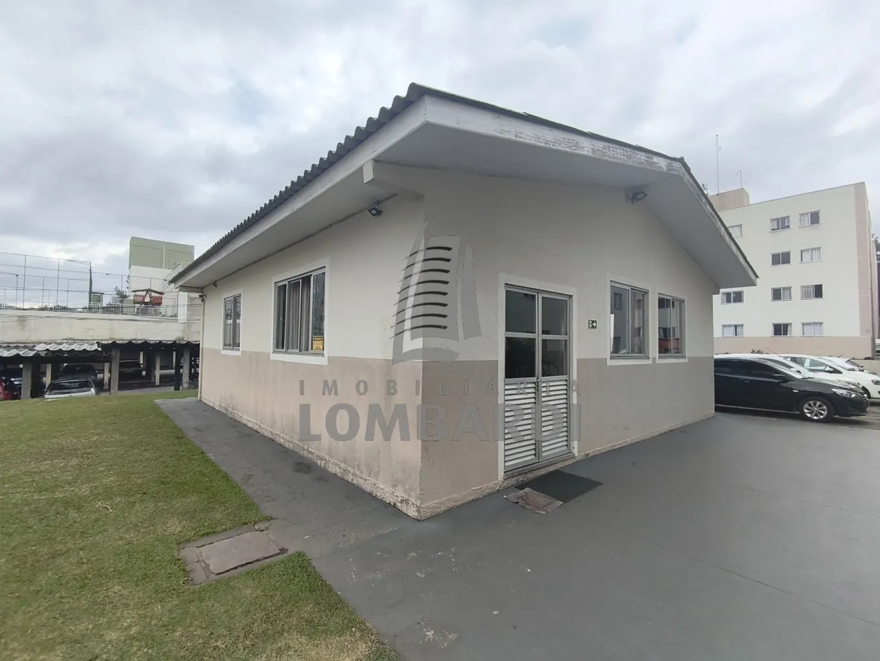 Unfurnished 3-bedroom apartment with 57 m² and a separate kitchen — photo 14