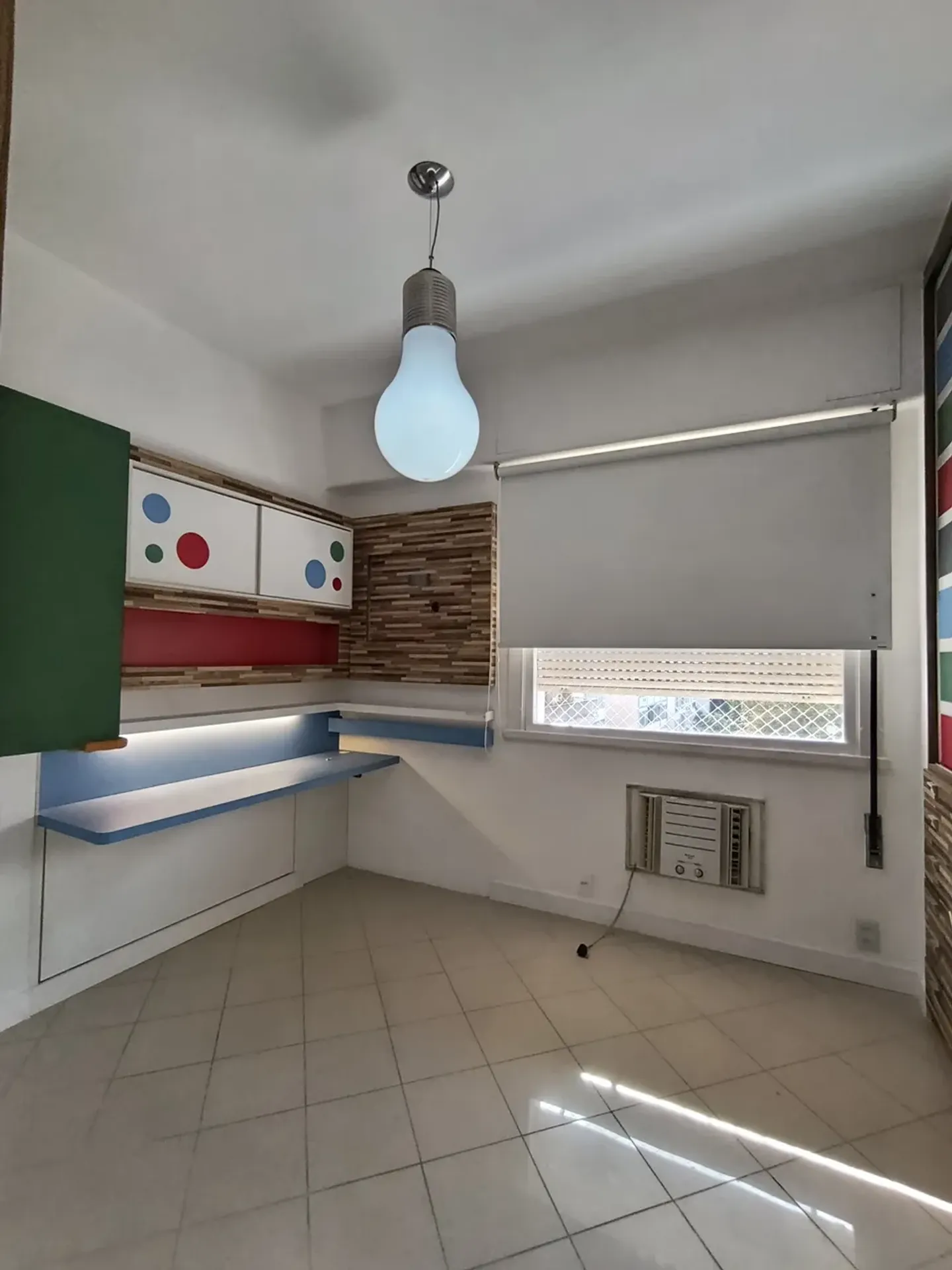 Unfurnished apartment with 3 bedrooms and 1 bathroom — photo 14