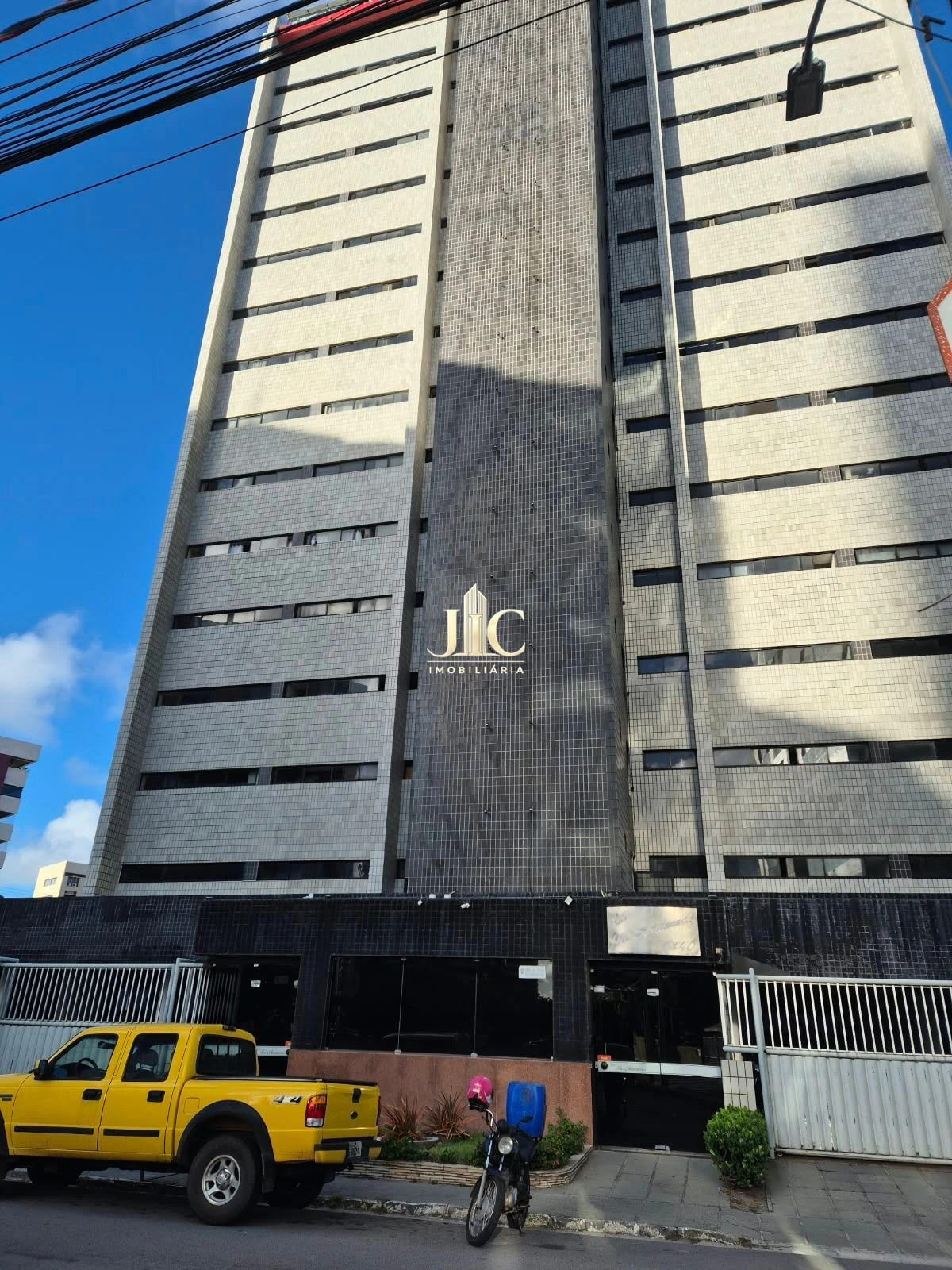 Квартира з 3 спальнями та гардеробною