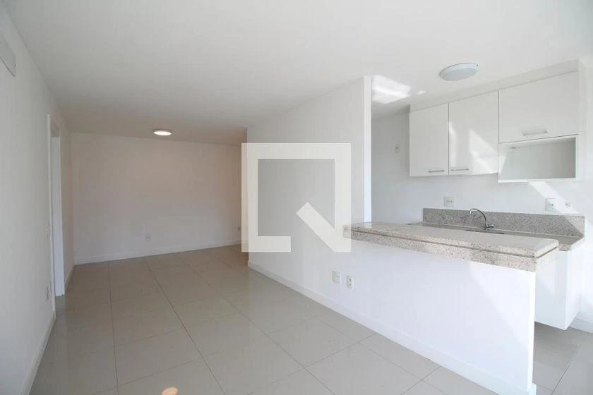 2 quartos e janelas do piso ao teto: apartamento de 82 m²