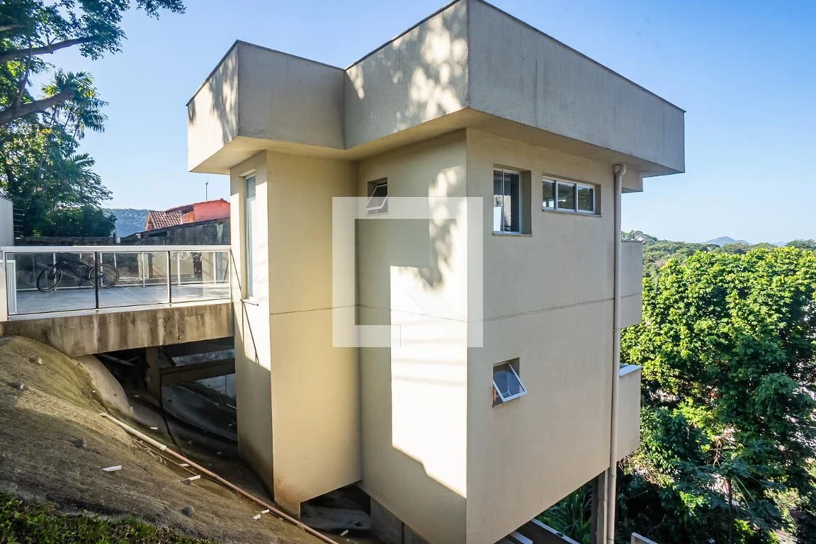 Casa mobiliada, 120 m², com janelas do piso ao teto — photo 65