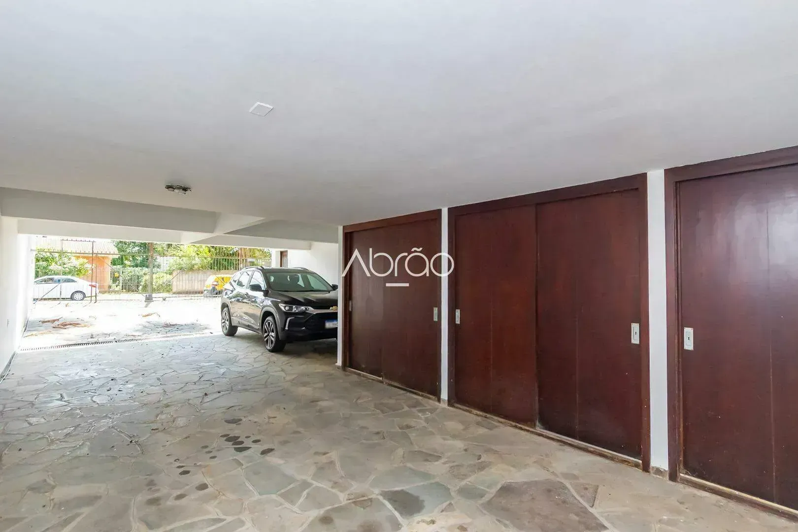 House with 4 bedrooms, 5 bathrooms and 319 m² — photo 29