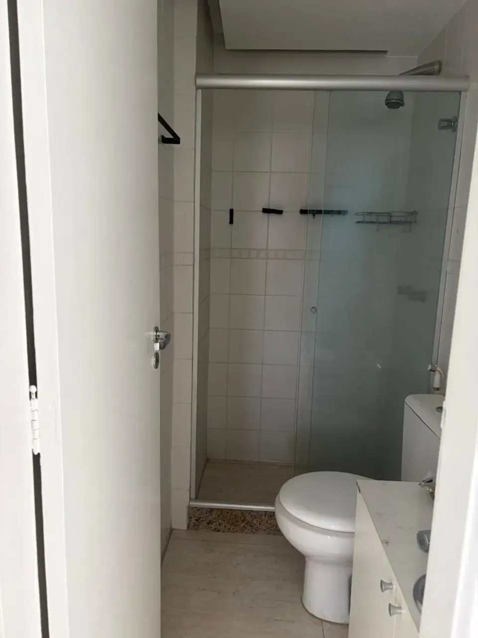 2-bedroom apartment with a glass shower — photo 6