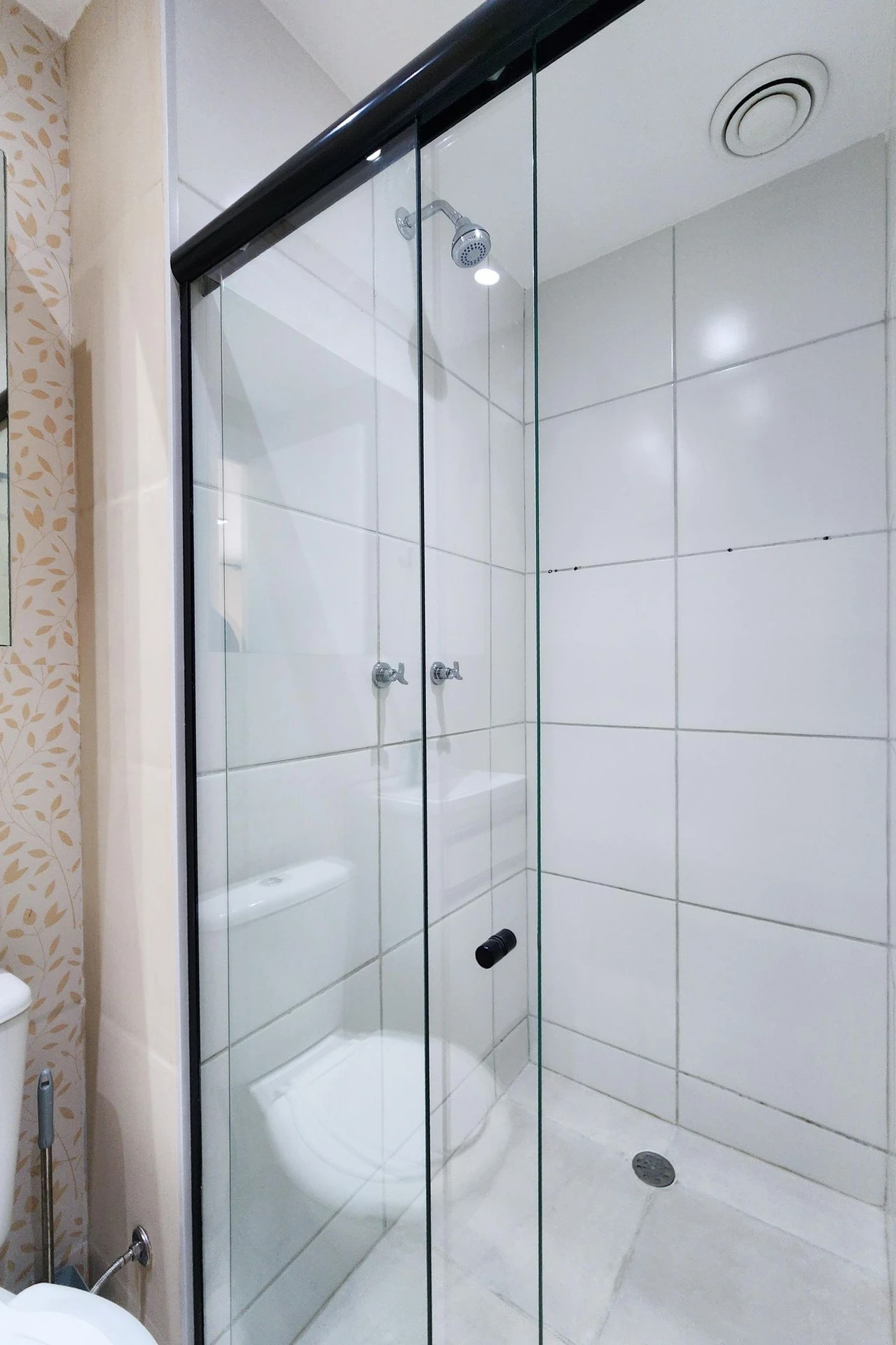 Квартира з 2 спальнями, у будинку є тренажерний зал — photo 49