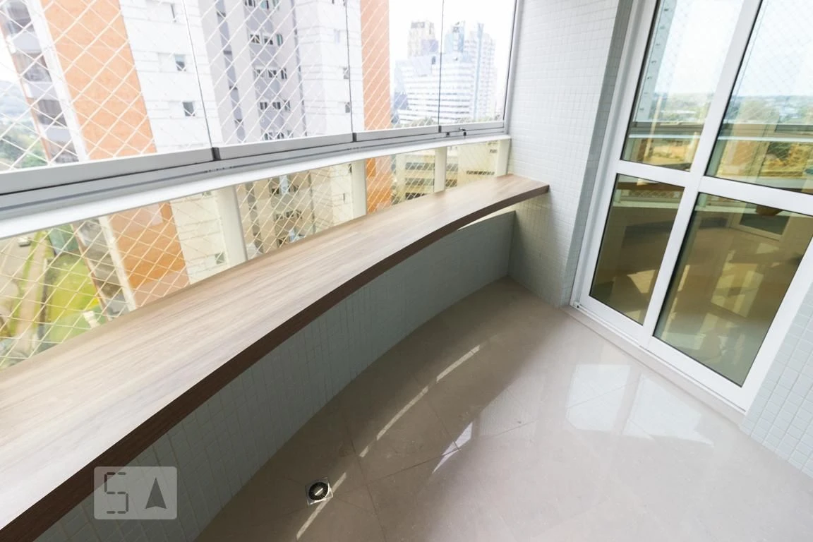 Bathtub in a 4-bedroom apartment, 255 m² — photo 2