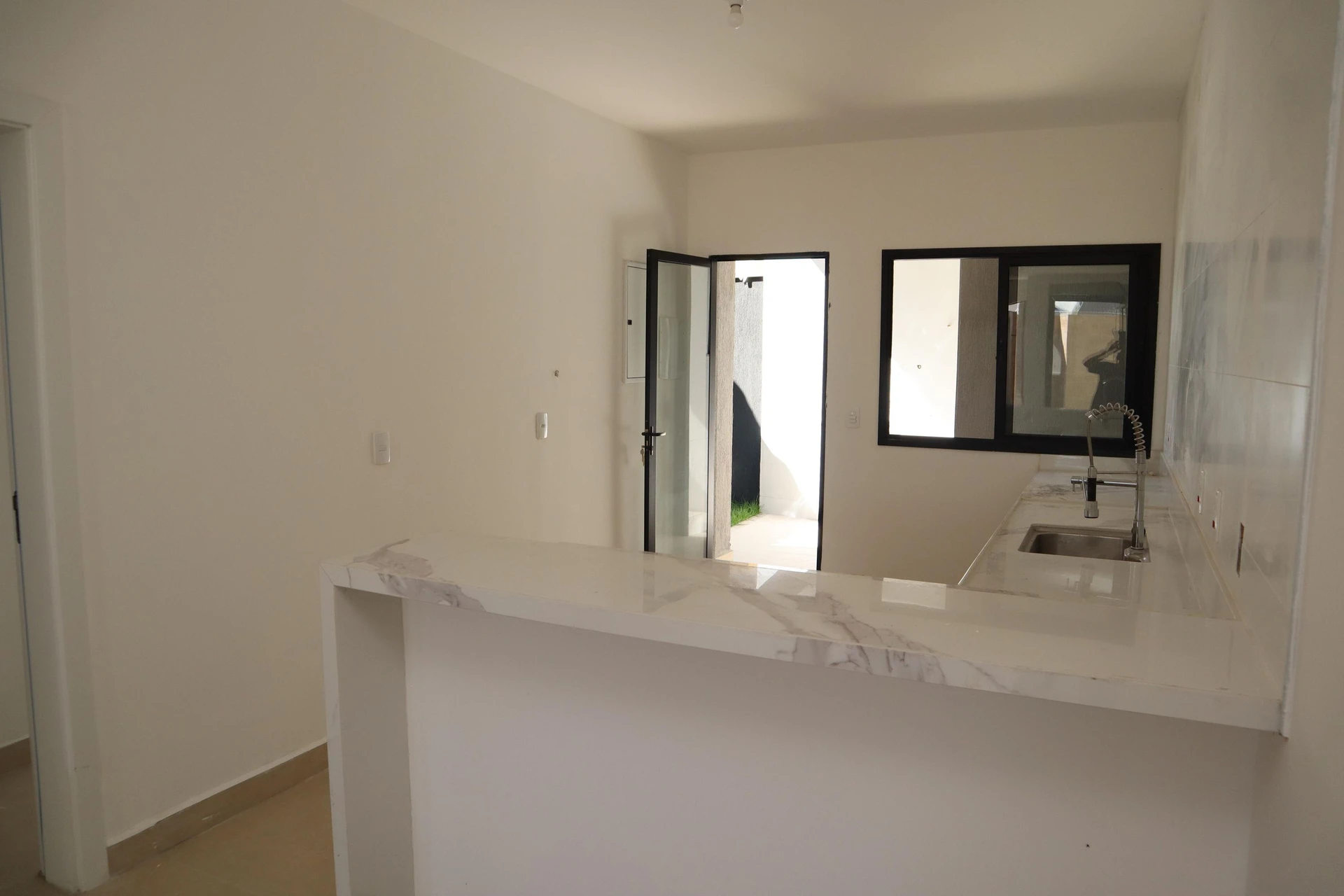 4-bedroom house with a grill on the balcony — photo 27