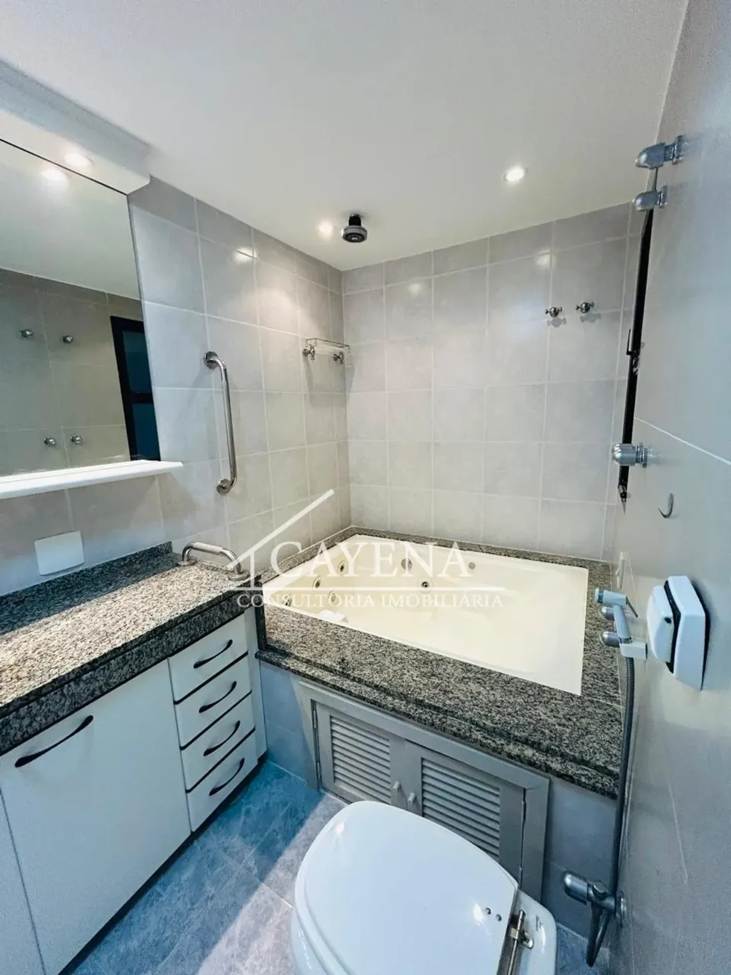 Apartment with 247 m², 3 bedrooms and 4 bathrooms — photo 20