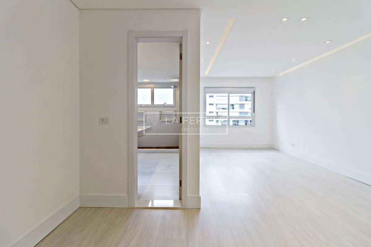Apartamento de 3 dormitorios con 3 baños y 158,14 m² — photo 40