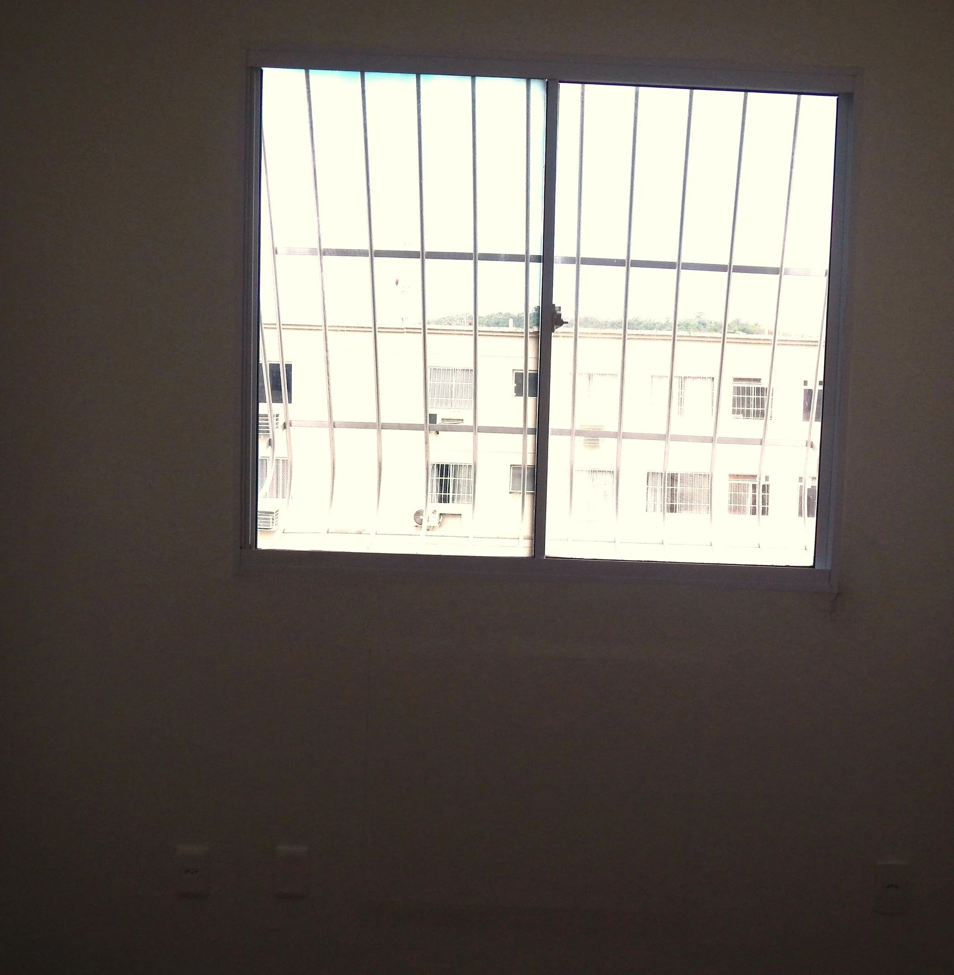 Wood or laminate floors in a 2-bedroom apartment, 41 m² — photo 15