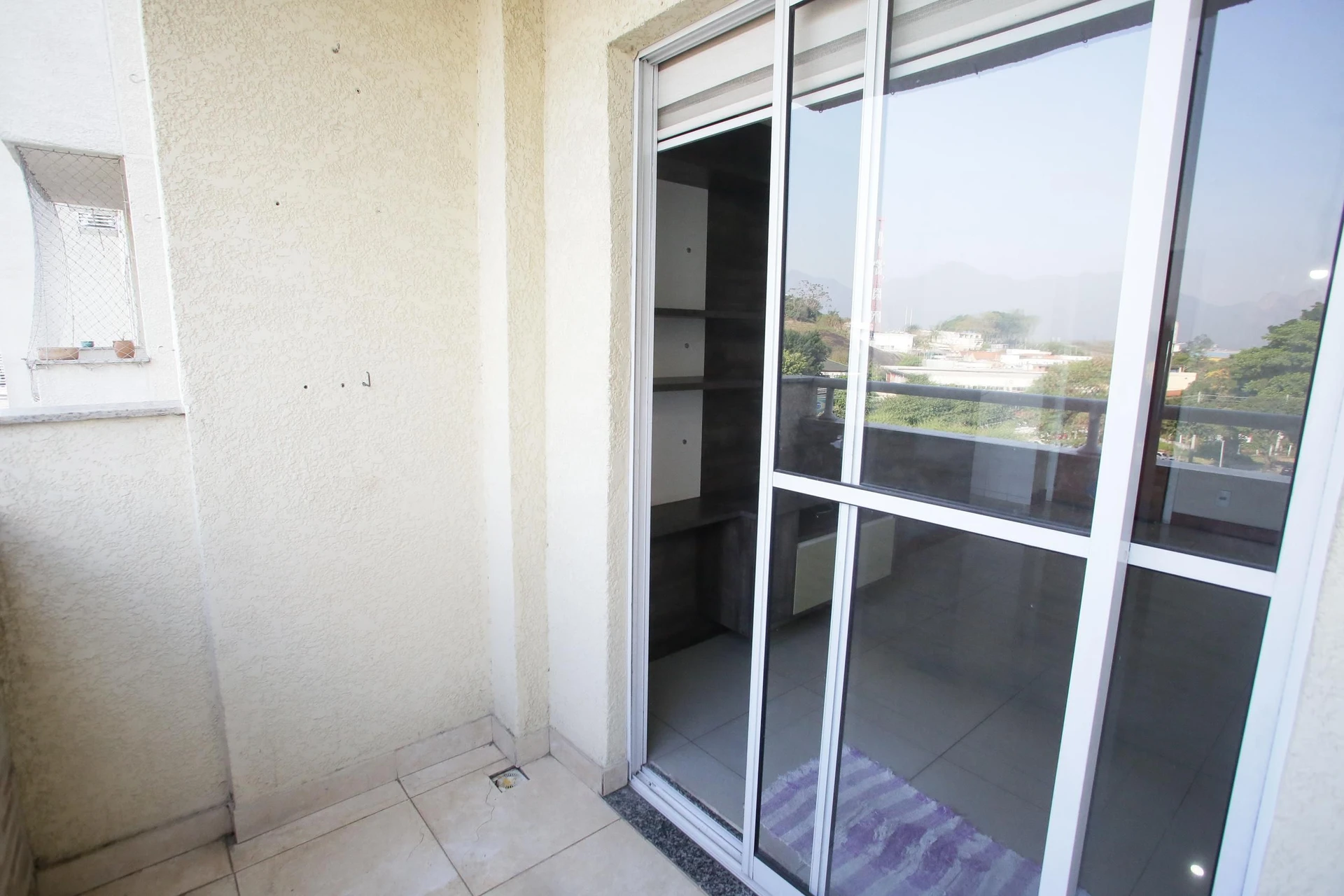 2-bedroom apartment with a mountain view — photo 31