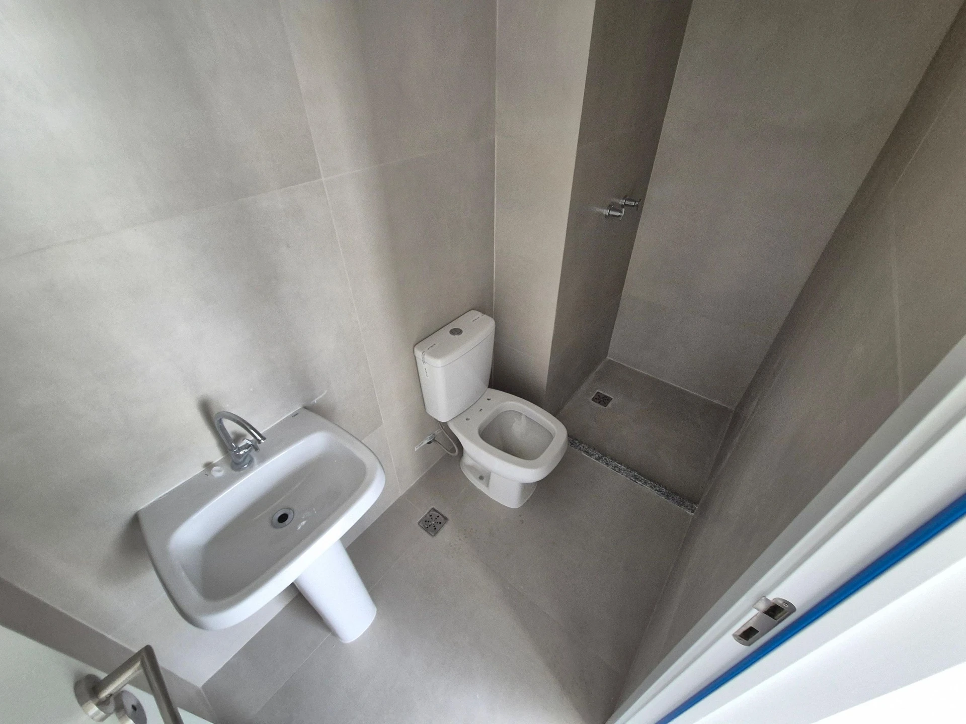 3-bedroom apartment with a mountain view — photo 38