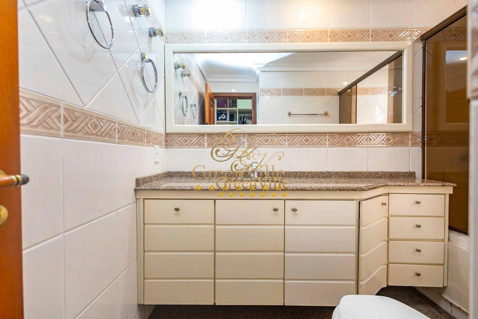 264 m² apartment with 4 bedrooms and 2 suites — photo 34