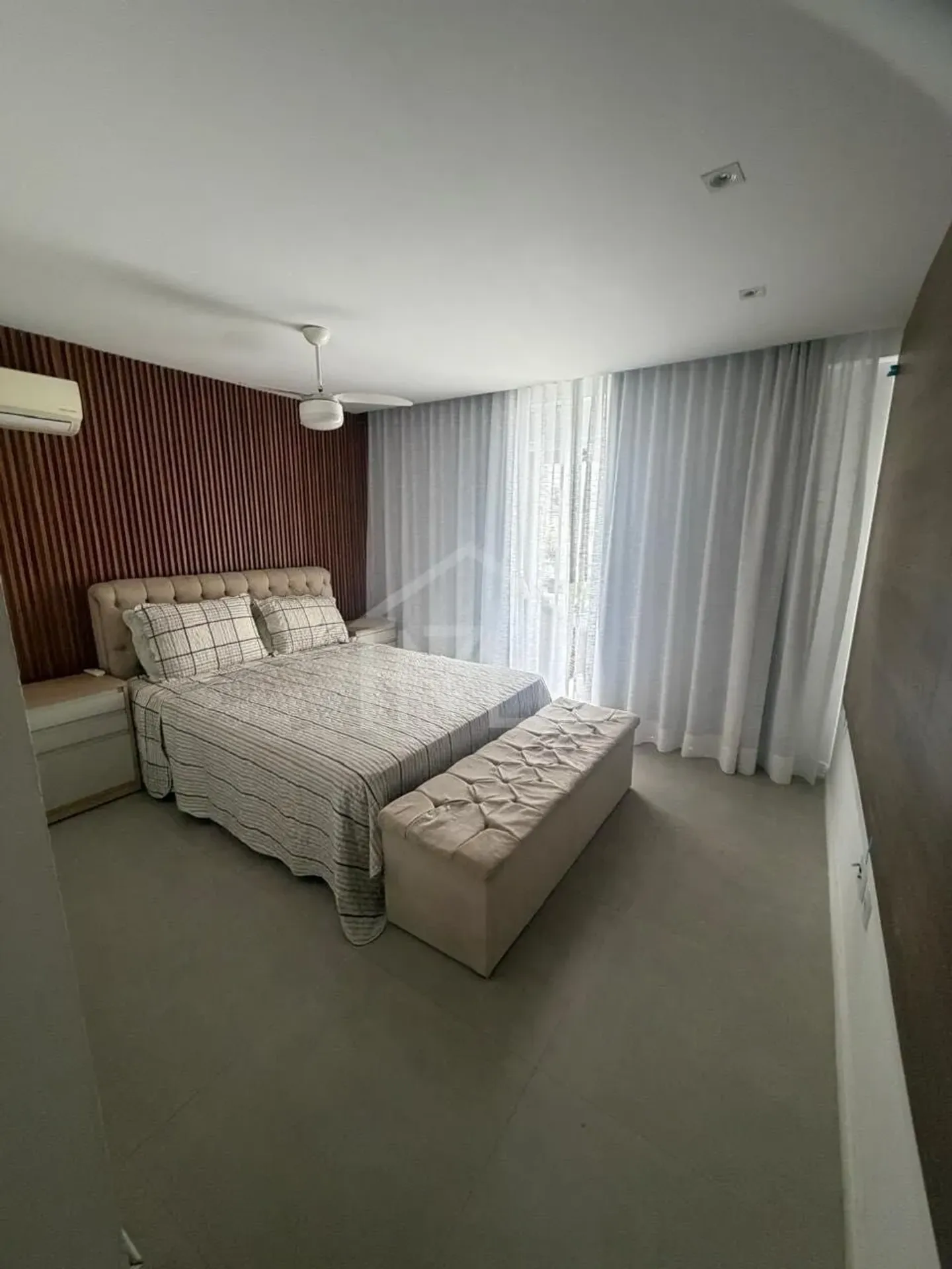 Unfurnished house with 4 bedrooms and 5 baths — photo 25