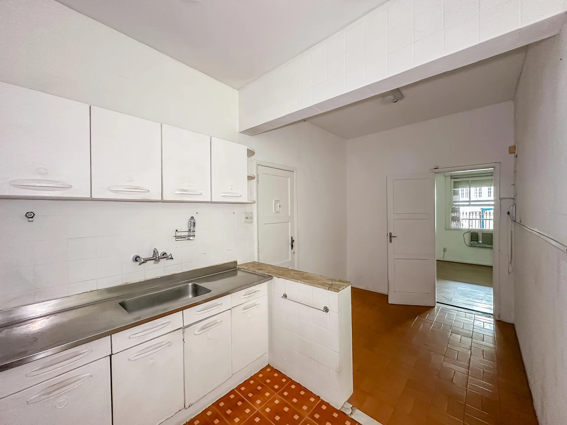 Дерев'яна підлога або ламінат та 2 спальні: квартира 83 м² — photo 2