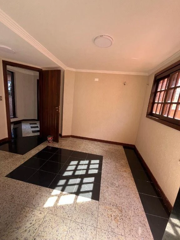 House with 3 en-suite bedrooms and a balcony, 450 m² — photo 46