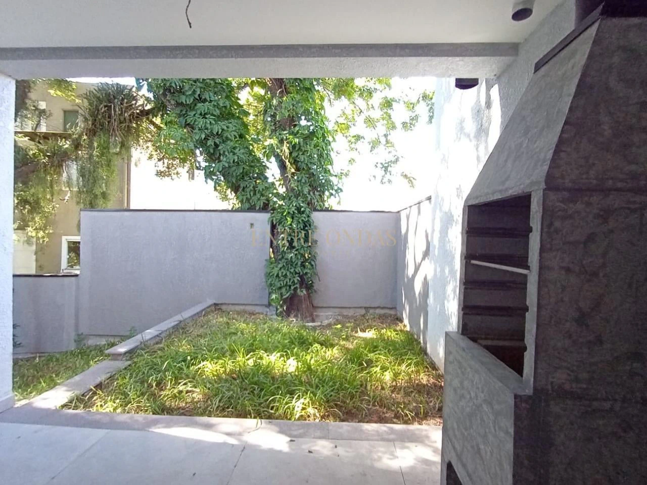 100 m² apartment with 2 bedrooms, balcony grill and garden — photo 6
