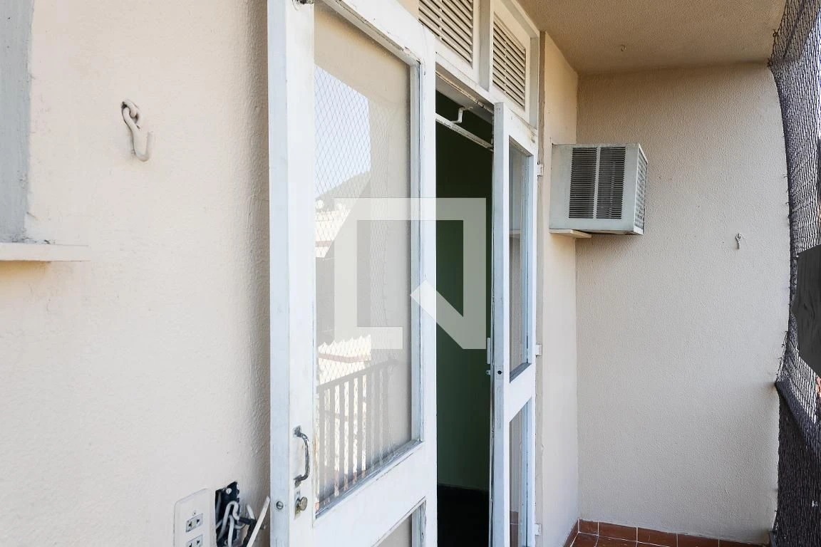 2-bedroom apartment in a building with a pool — photo 16