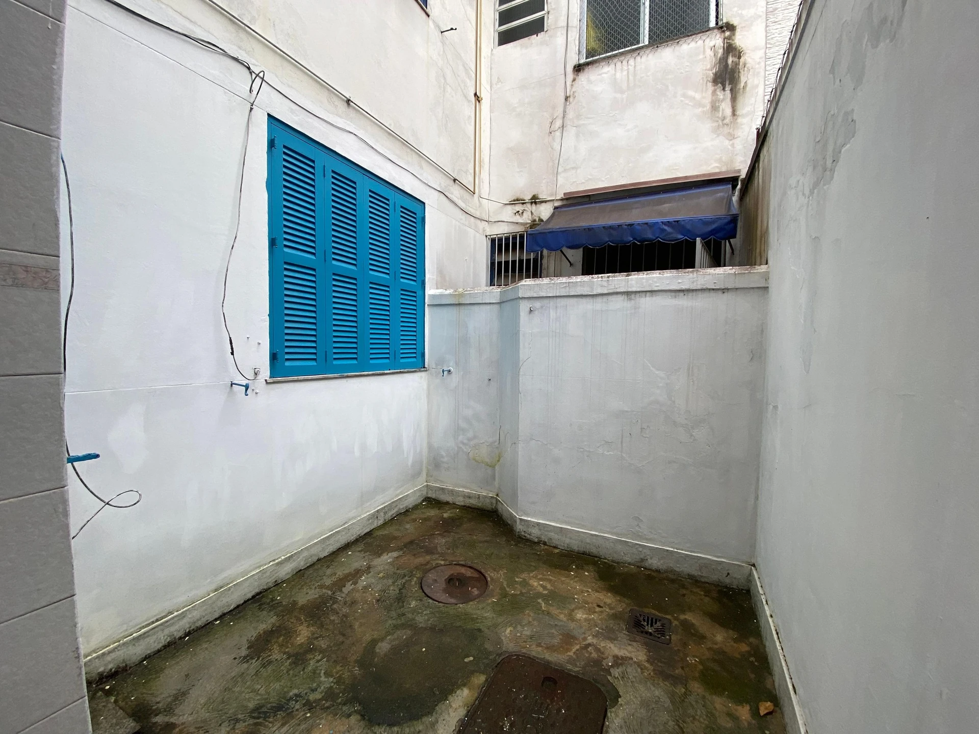 Bathtub in a one-bedroom apartment, 50 m² — photo 26