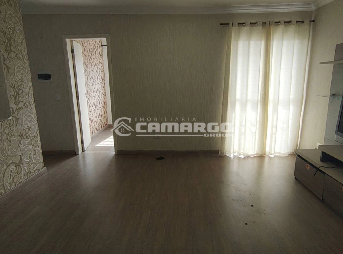 Wood or laminate floors in a 3-bedroom apartment, 56 m² — photo 18