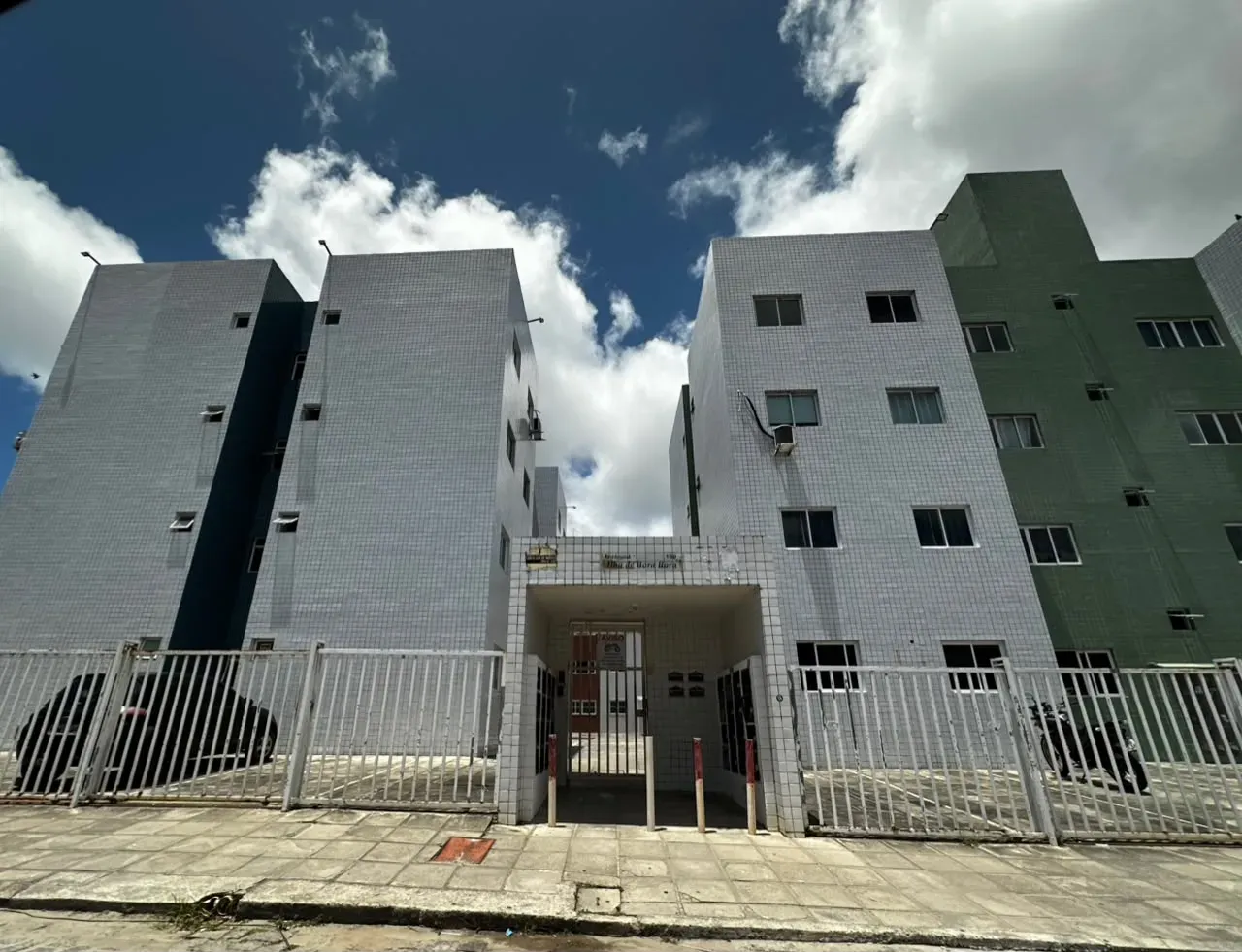 Apartamento de 2 quartos em condomínio com piscina — photo 2