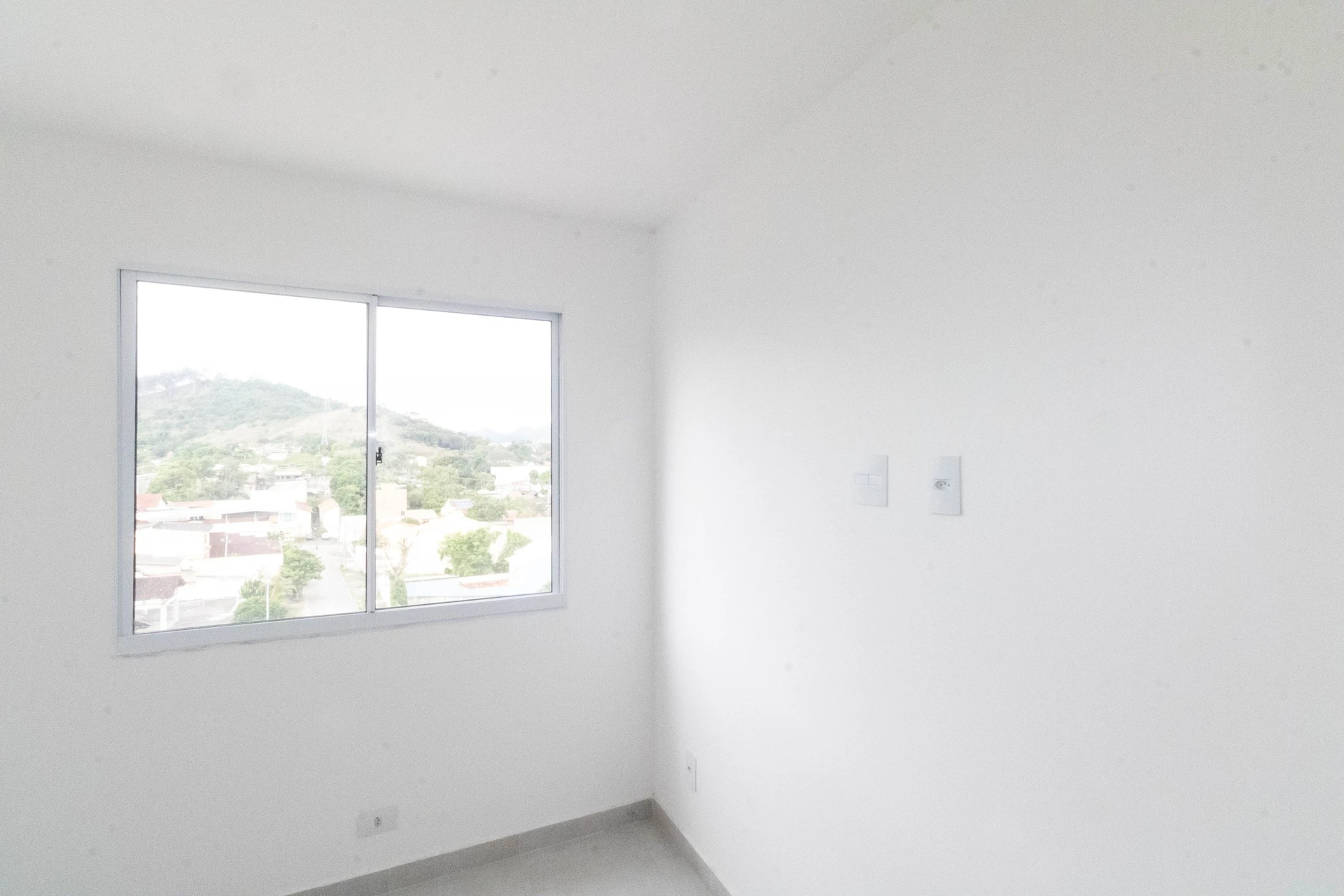 2-bedroom apartment in a building with a gym — photo 28