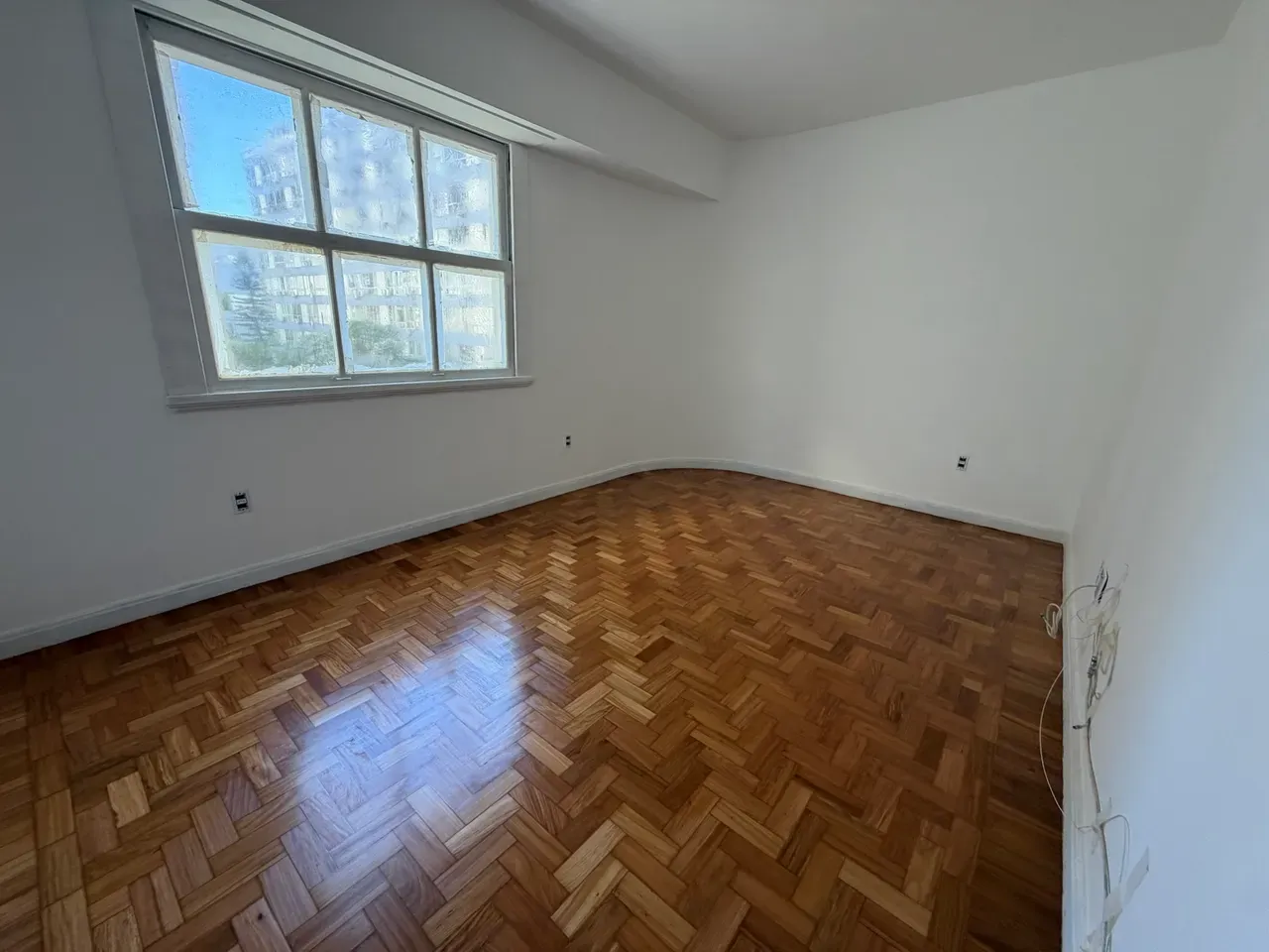 3-bedroom apartment with a sports court — photo 11