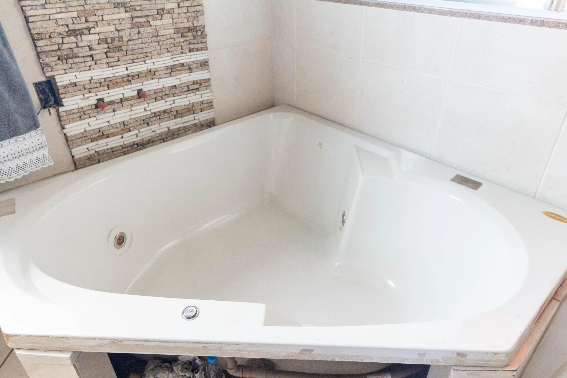 7-bedroom house with a jacuzzi — photo 130