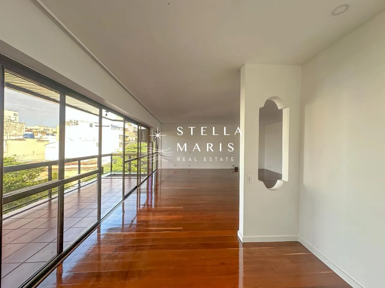 Apartment with 4 bedrooms, 4 bathrooms and a balcony — photo 12