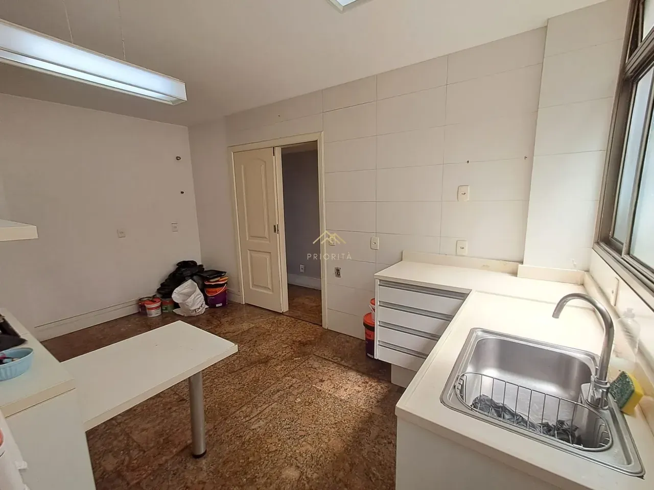 Floor-to-ceiling windows in a 4-bedroom apartment, 235 m² — photo 7