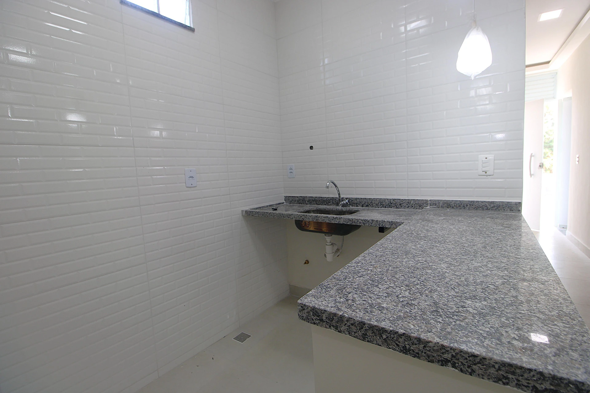 Apartamento sem mobília com 2 quartos, 1 banheiro e varanda — photo 18