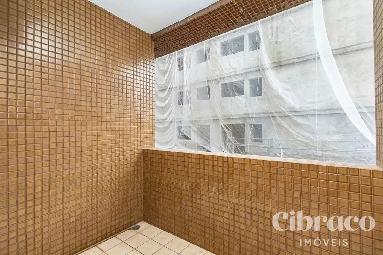 1-bedroom apartment with built-in wardrobes and balcony — photo 5