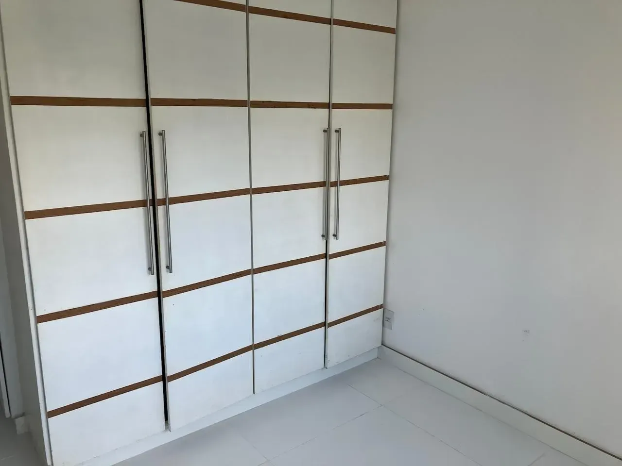 Apartamento com 2 quartos e cozinha separada com fogão — photo 14