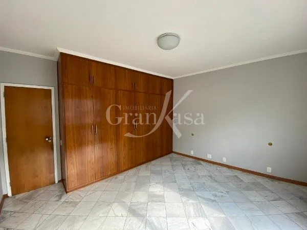 One-bedroom apartment in a building with a sauna — photo 17