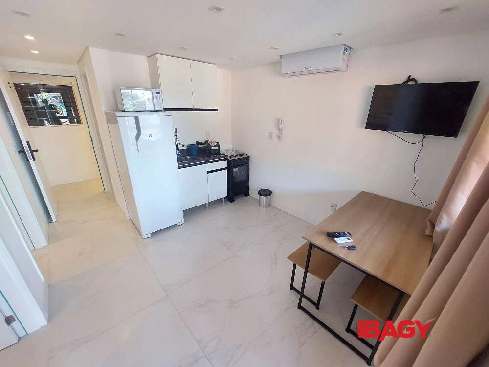 2-bedroom apartment with private BBQ area