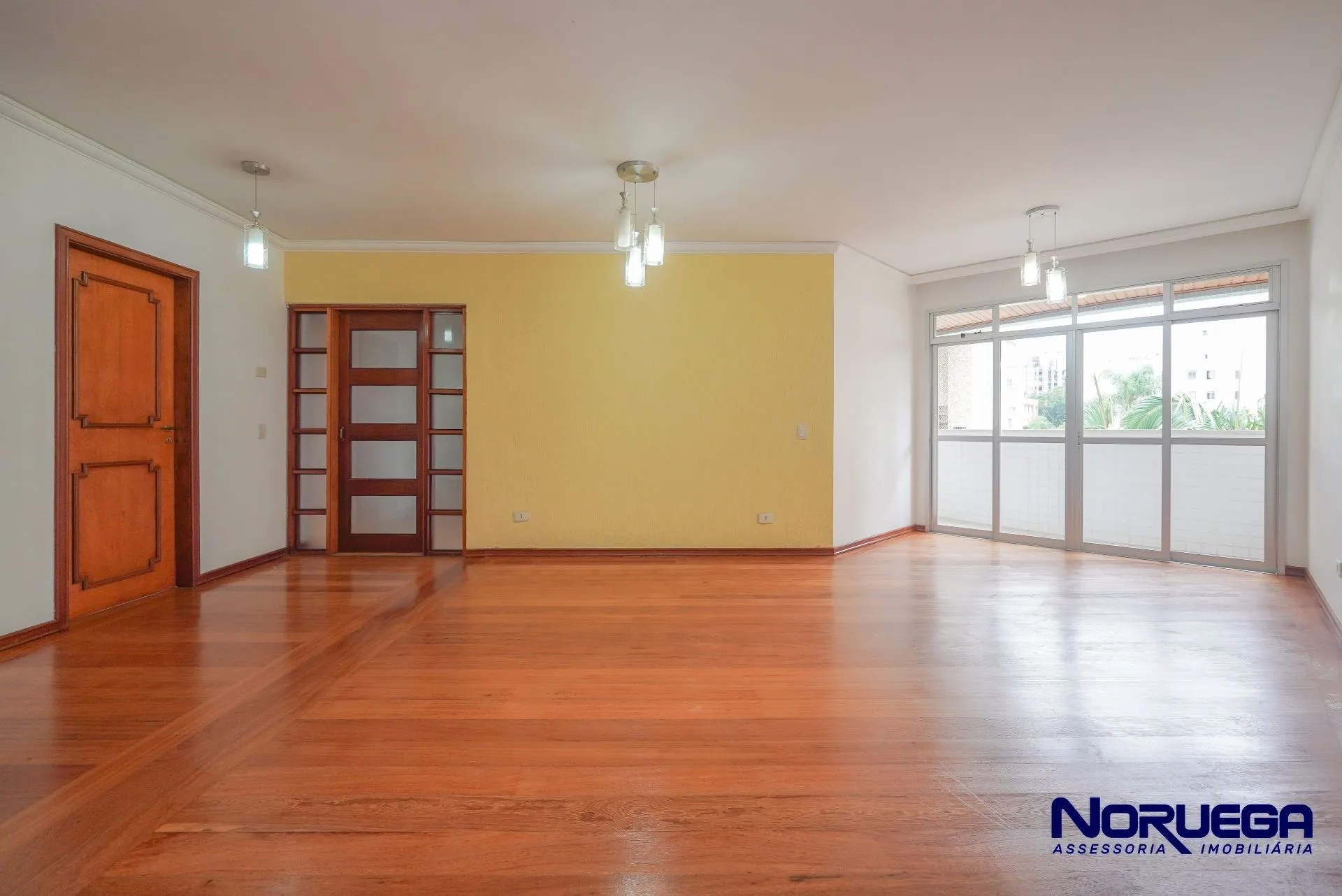 Apartment, 236 m², with a washing machine