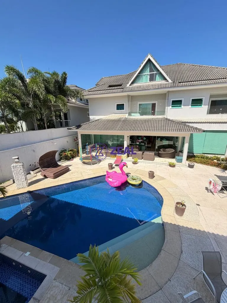 House with enclosed balcony and built-in grill — photo 31