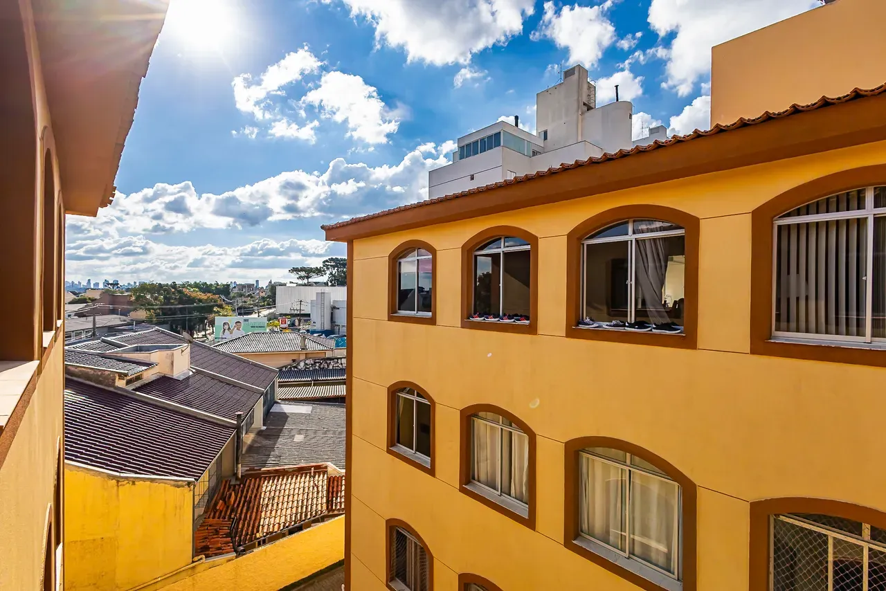 2-bedroom apartment with wood or laminate floors in Curitiba