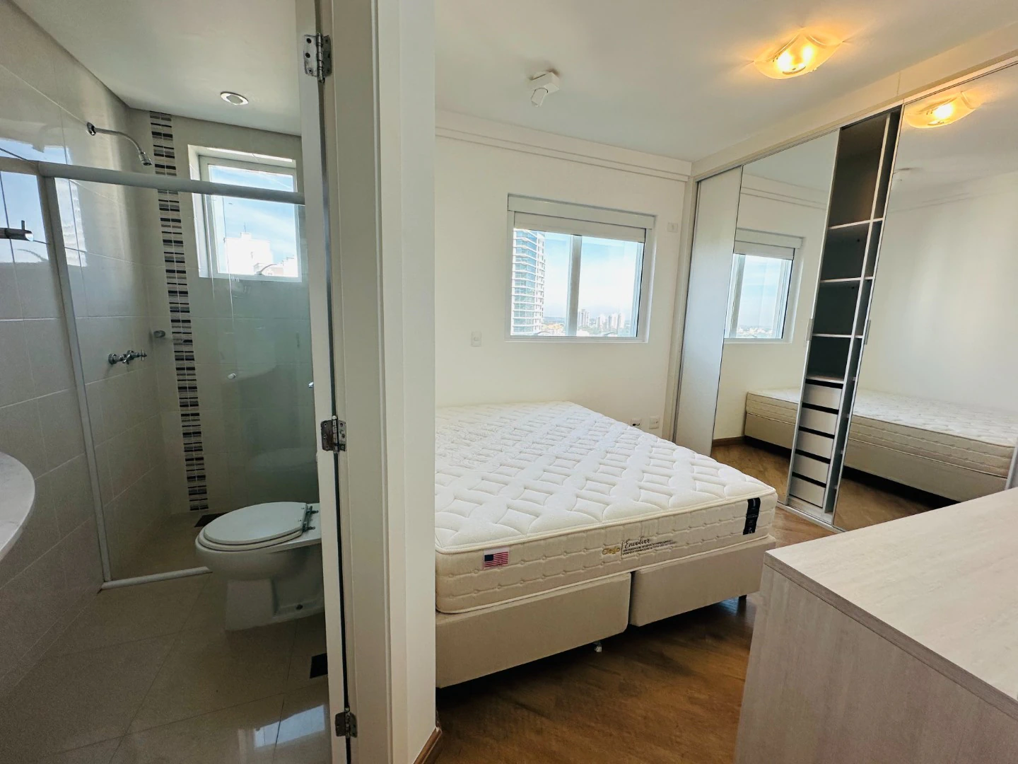 4-bedroom apartment in a building with a gym — photo 13