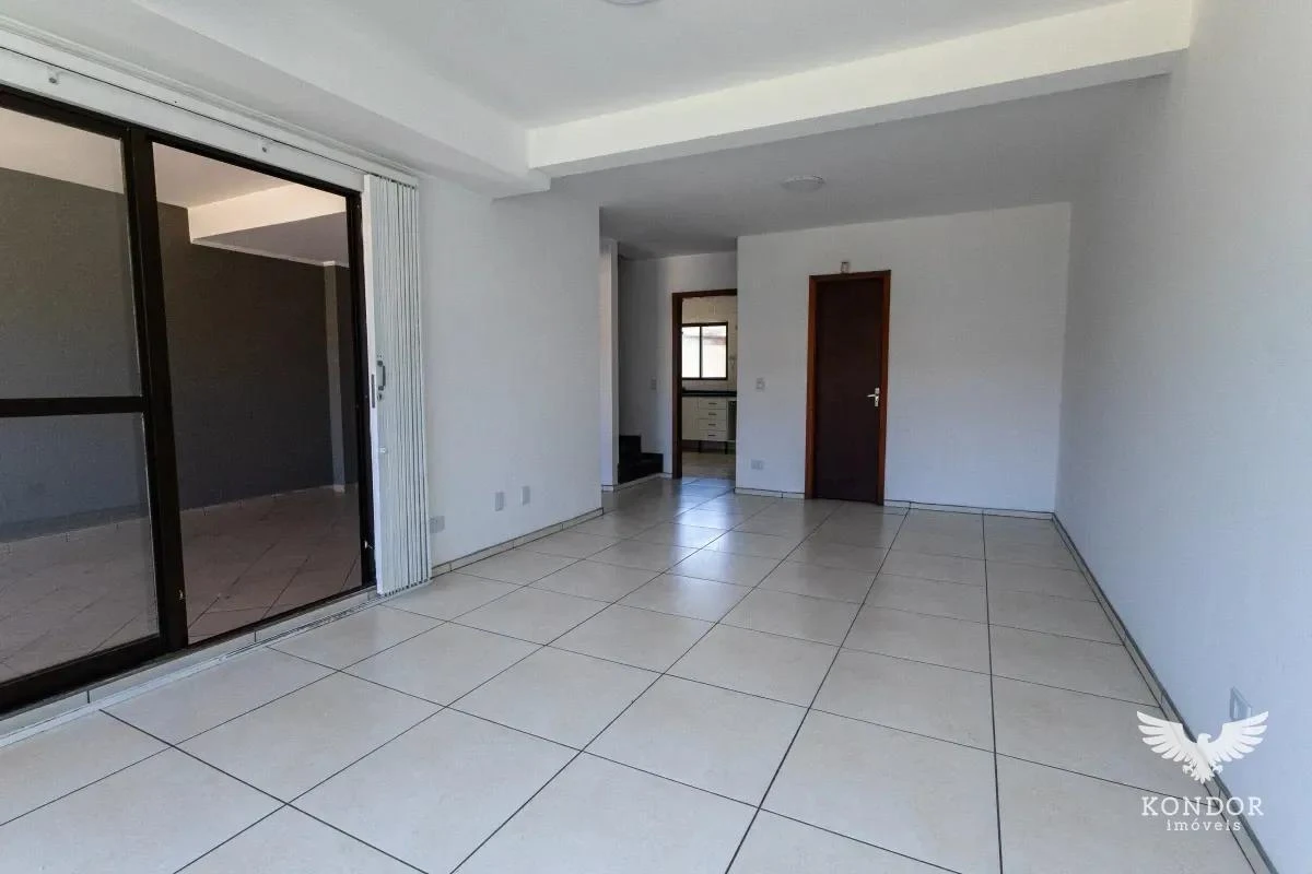 Walk-in closet in a 3-bedroom house, 184 m² — photo 16