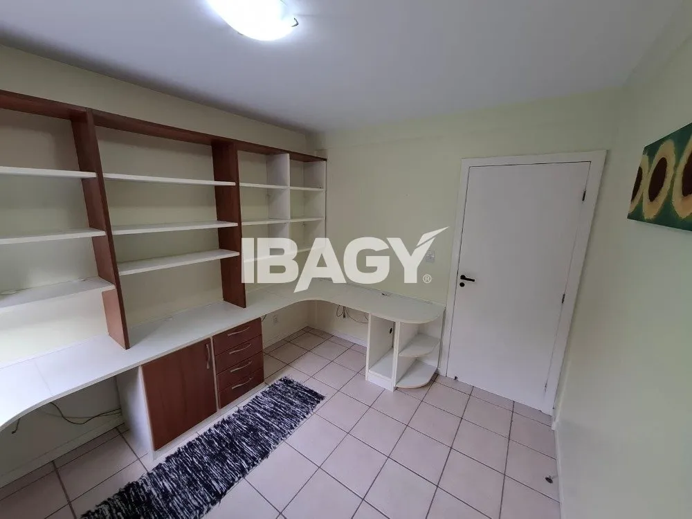 Apartamento amueblado de 3 dormitorios con balcón y parrilla — photo 6